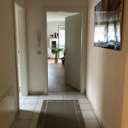 Apartment Ruhige Mit Balkon *