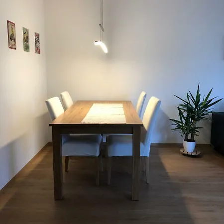 Apartment Ruhige Mit Balkon *